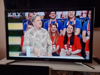 Predám SMART LED TV SAMSUNG UE32F4500AW HD - 7