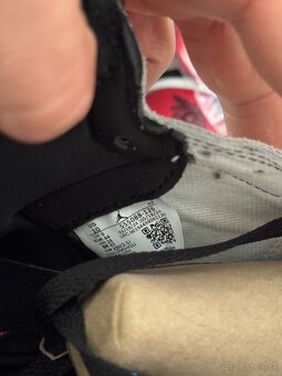 Air Jordan 1 Retro High OG "Light Smoke Grey" - 7