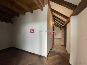 Nadštandartný podkrovný app. byt s vytahom na Hlavnej ulici - 7