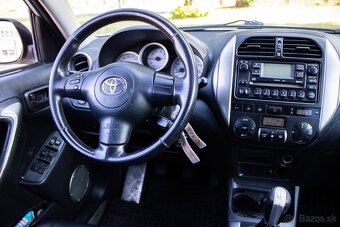 Toyota RAV4 - 7