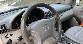Mercedes C trieda 220 CDI Avantgarde A/T r.v.2004 - 7