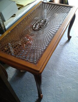 Krásne retro kúsky, stojan na kvety, stolík s výpletom - 7