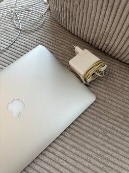 Predám MacBook Air 2017 - 7