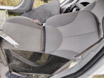Hyundai Accent - 7
