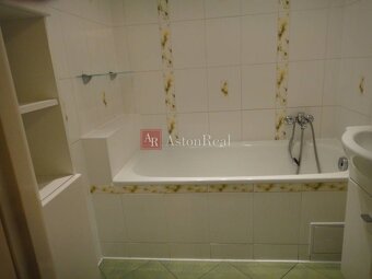 PREDAJ: 3 izbový byt s balkónom, časť Radvaň - Banská Bystri - 7