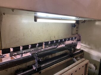 Nabízíme Použitý ohraňovací lis E-30160, r. v. 2006 - 7