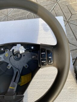 Hyundai Accent - volant multifunkčný - 7