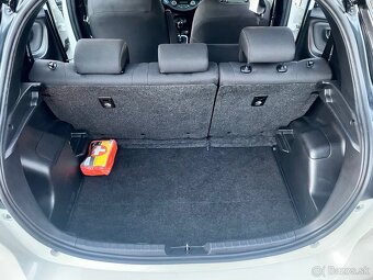 Toyota Yaris Hybrid 1.5 CVT - 7