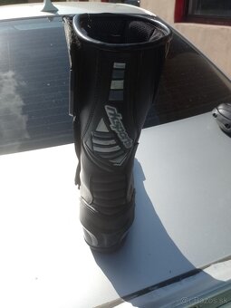 Predám moto čizmy 43 - 7
