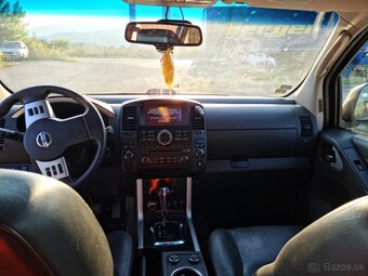 Nissan Pathfinder - 7