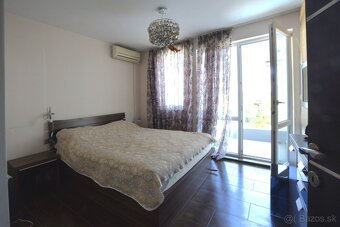 Prostorný apartmán 2kk s výhledem na bazén, jen350m od pláže - 7