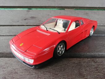Bburago Ferrari Testarossa 1984, 1:18 - 7