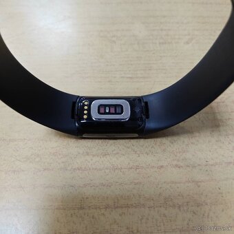 Predám Fitbit Charge 6 - 7