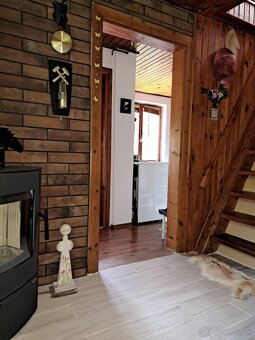 Predáme krásnu chatu s úžasným pozemkom 889m2 v Jelenci - 7