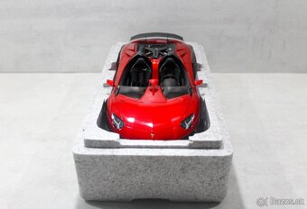 Autoart Signature Lamborghini Aventador J 1:18 Metallic red - 7