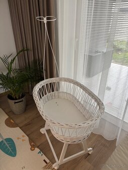 Prútená postieľka na kolieskach - 7