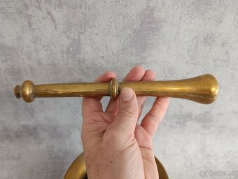 Starý mosazný mažiar s tloukem a erbem - 7