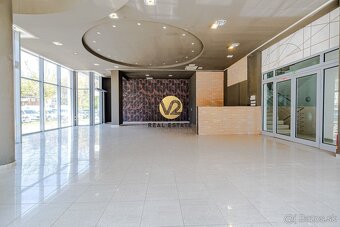 Na prenájom komerčný - obchodný priestor 120m2 v Centre Nitr - 7
