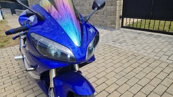 Yamaha R1 - 7