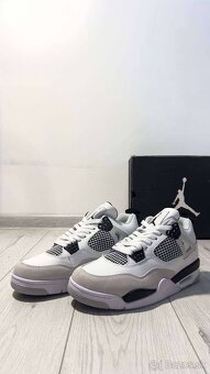 Jordan 4 - 7