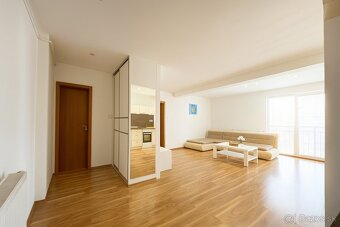 Podkrovie v srdci mesta: moderne zariadený 2-izbový byt, ? - 7