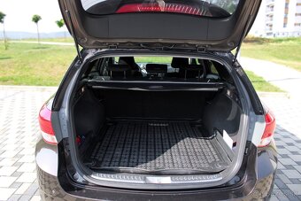 Hyundai i40 CW 1.7 CRDi Premium A/T,1.Majiteľ,kupované SR - 7