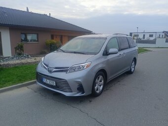 TOYOTA PREVIA/SIENNA LE 3,5 V6 2016 8 MÍST TOP STAV - 7