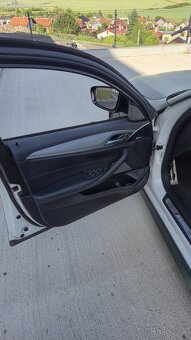 BMW Rad 5 M550i xDrive A/T G 30 2018 - 7