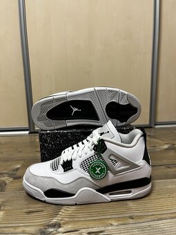 Jordan 4 Retro Military Black - 7