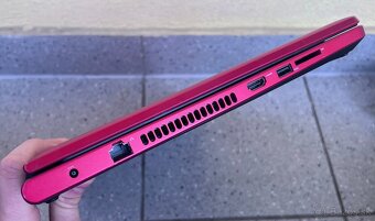 Dell Inspiron / AMD A8-7410 / 8GB RAM / 256GB SSD / 17.3" - 7