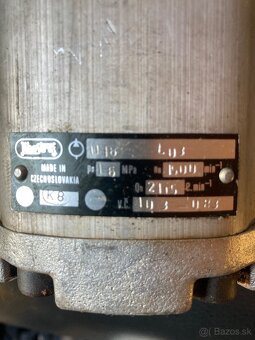 Nové hydraulcké čerpadla UNK320,UNC200,201 - 7