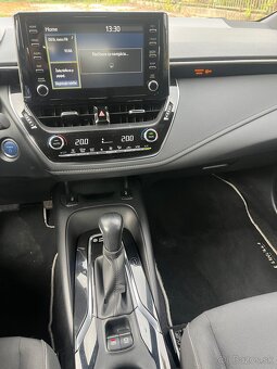 Predám Toyotu Corollu Hybrid. Možný odpočet DPH. - 7