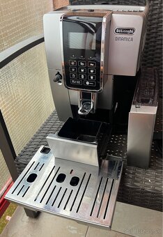 Automatický kávovar Delonghi Dinamica - 7