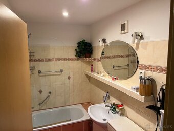 3 izbovy byt Sidlisko 3 - 7