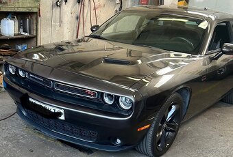 Dodge Challenger 5,7 Hemi - 7
