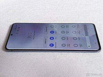 Samsung S20+ 6,7" šedý, top stav - 7