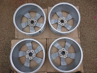 Škoda Nivalis R17 5x112 - 7
