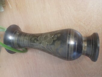 Vázy, svietniky mosadzné. - 7