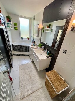 Zariadený 3 izbový byt v Komárne - 7