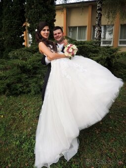 Romantické svadobné šaty s vlečkou - 7