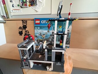 LEGO 60130 LEGO City Prison Island - 7