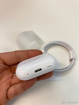 Originálne Apple Airpods Pro 2 Generácie USB-C MTJV3ZM/A - 7