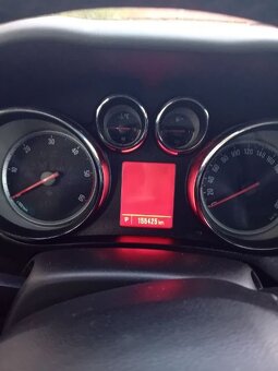 Predám opel Zafira Tourer 2,0 diesel 121kw automat r.v.2012 - 7