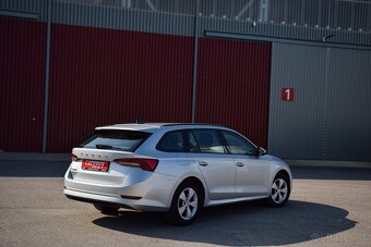 🚘 ŠKODA OCTAVIA COMBI 2.0TDI EXECUTIVE DSG | 1. MAJITEL | O - 7
