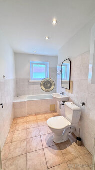 PREDAJ- 2iz. byt s balkónom  v Hlohovci  na ulici R. Dilonga - 7