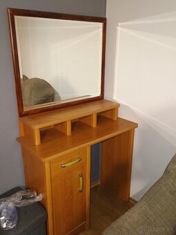 Kozmeticky stolik - 7