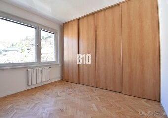 Priestranný 4 izbový byt na dobrej adrese - 7