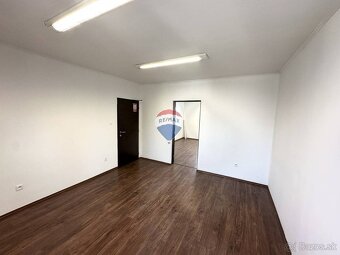 Kancelária v centre mesta a 2mi miestnosťami - 7