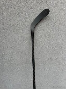 Hokejka BLACKSTICK PRO biela , custom čierna juniorská - 7