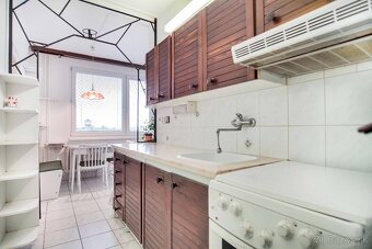 Veľký 3-izbový byt s balkónom blízko stanice, Nové Zámky – 8 - 7